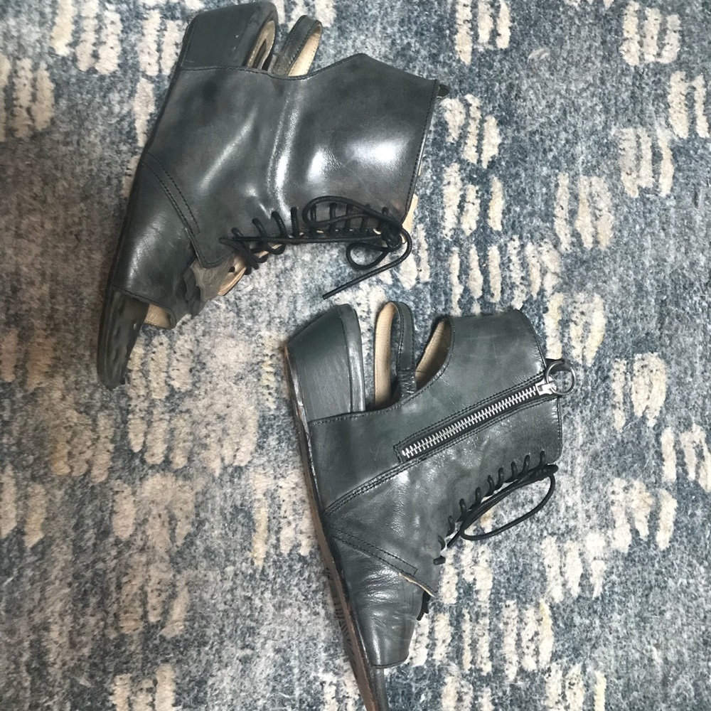 *SOLD* Mista Gladiator Sandals